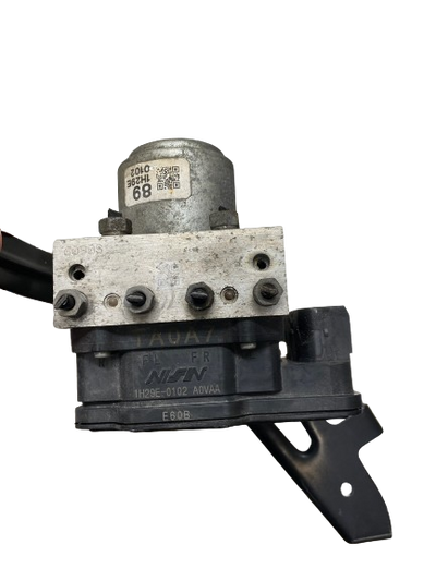 2017-2019 Honda Ridgeline Used ABS Pump — US market, w/o park assist, FWD