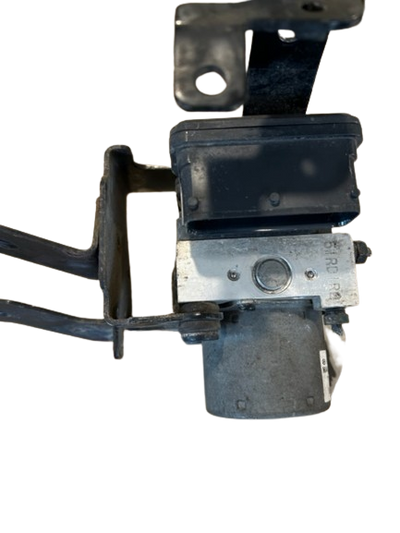 2017-2018 Lincoln Continental Used ABS Pump — thru 04/03/18, w/o adaptive cruise